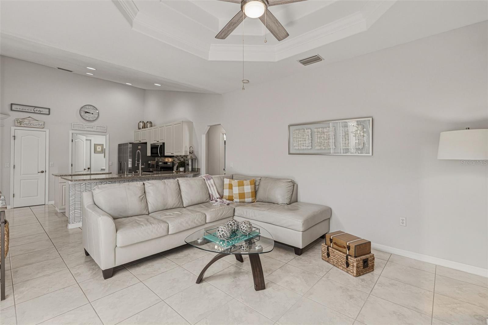 SOUTH VENICE - Residential