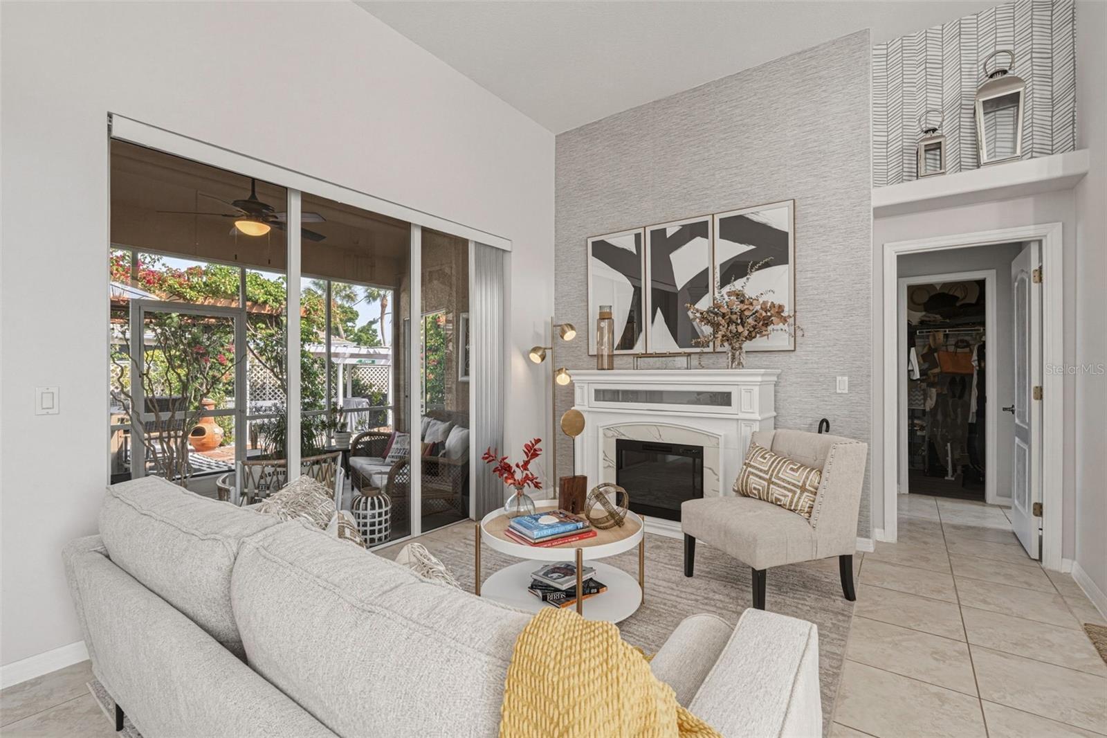 SOUTH VENICE - Residential