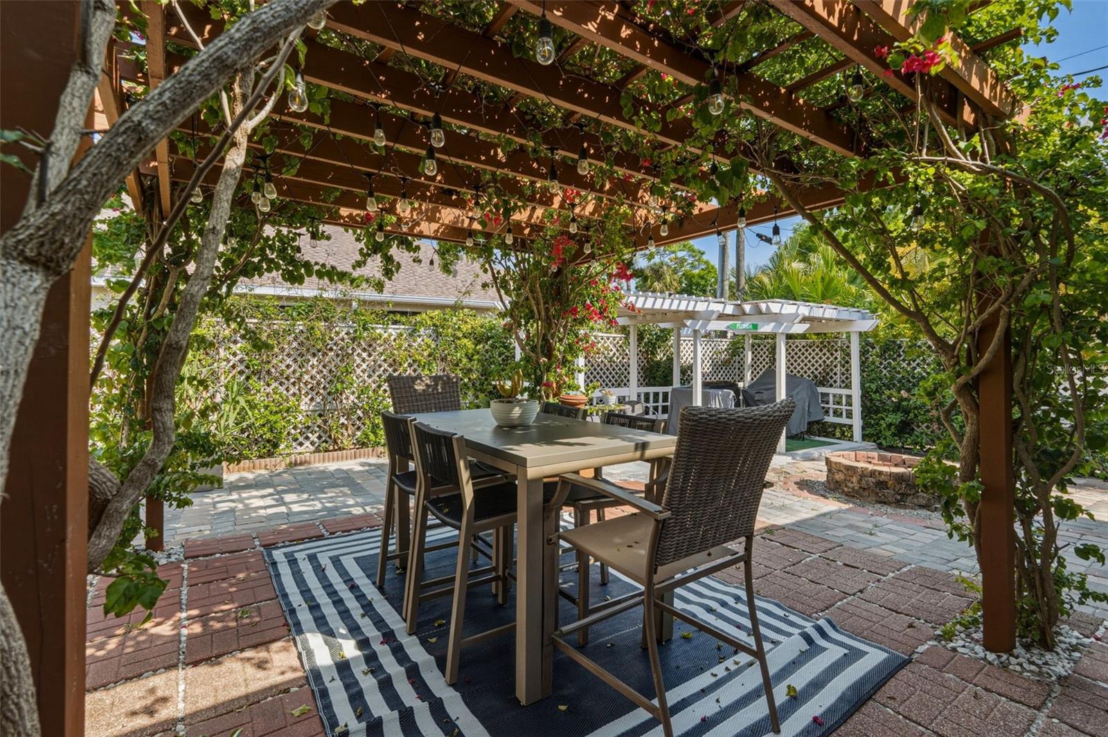 SOUTH VENICE - Residential