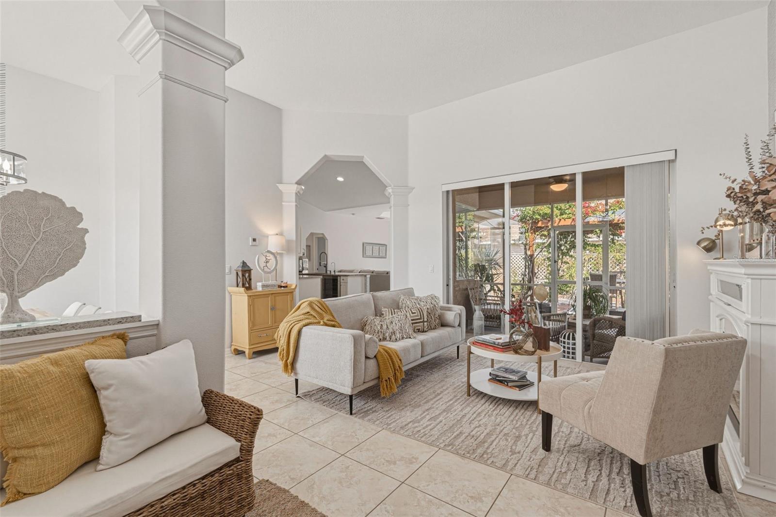 SOUTH VENICE - Residential