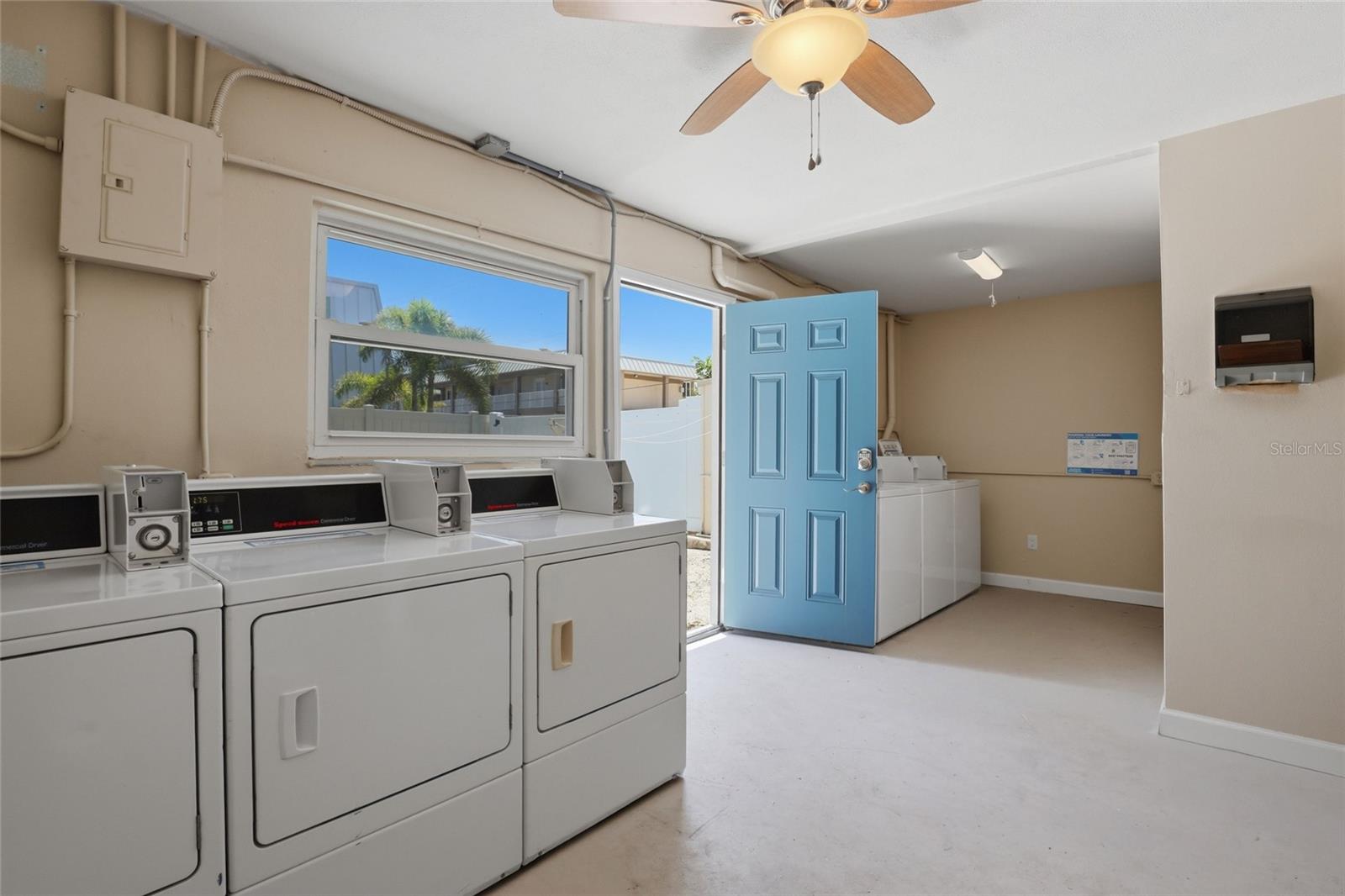 SIESTA BEACH HOUSE - Residential