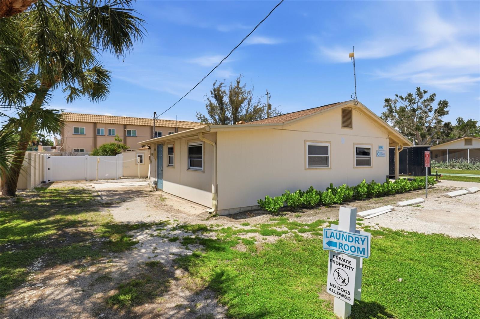 SIESTA BEACH HOUSE - Residential