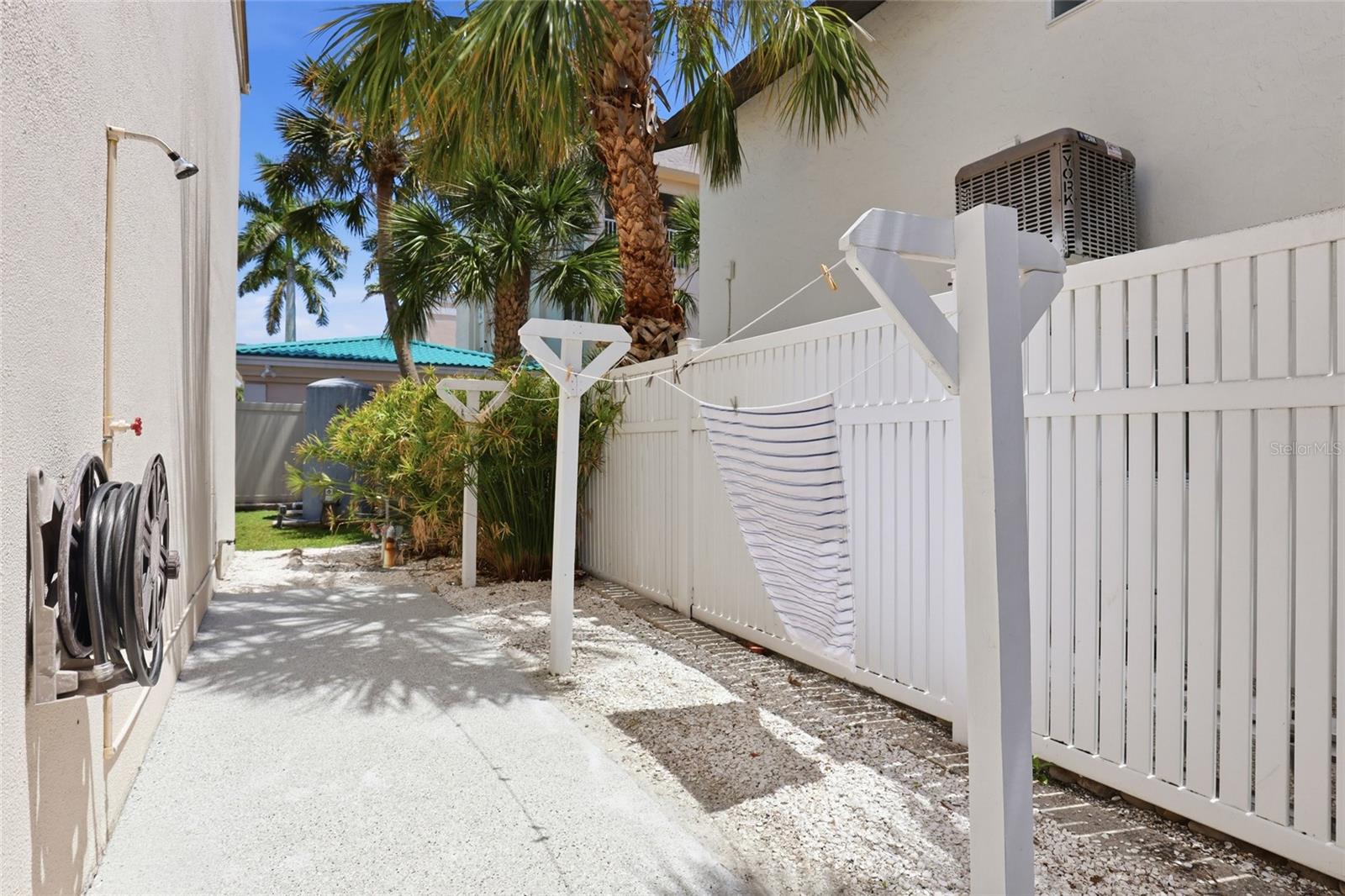 SIESTA BEACH HOUSE - Residential