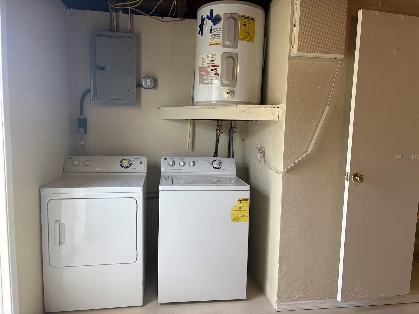 COLONIAL HILLS - Residential