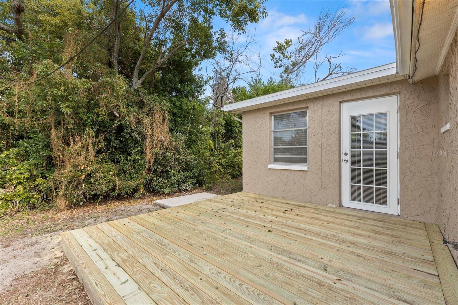 COLONIAL HILLS - Residential