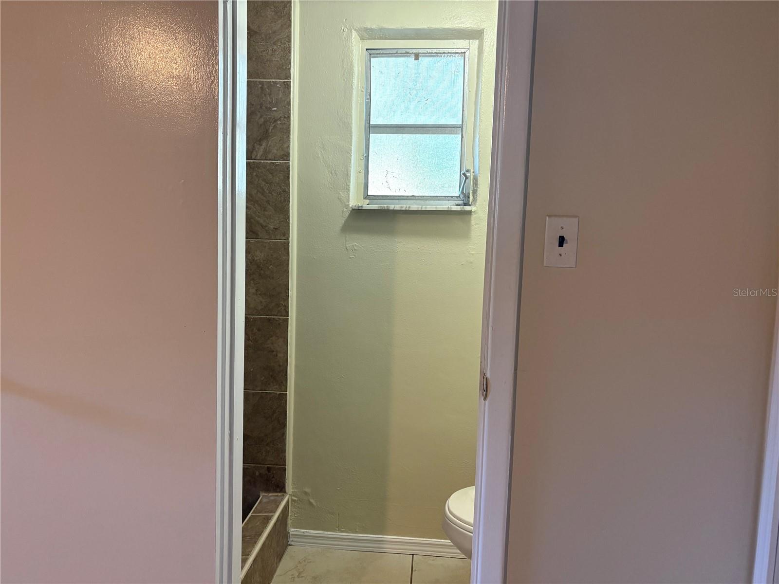 COLONIAL HILLS - Residential