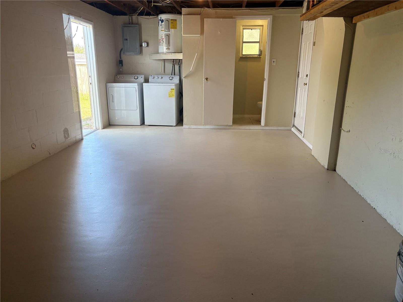 COLONIAL HILLS - Residential