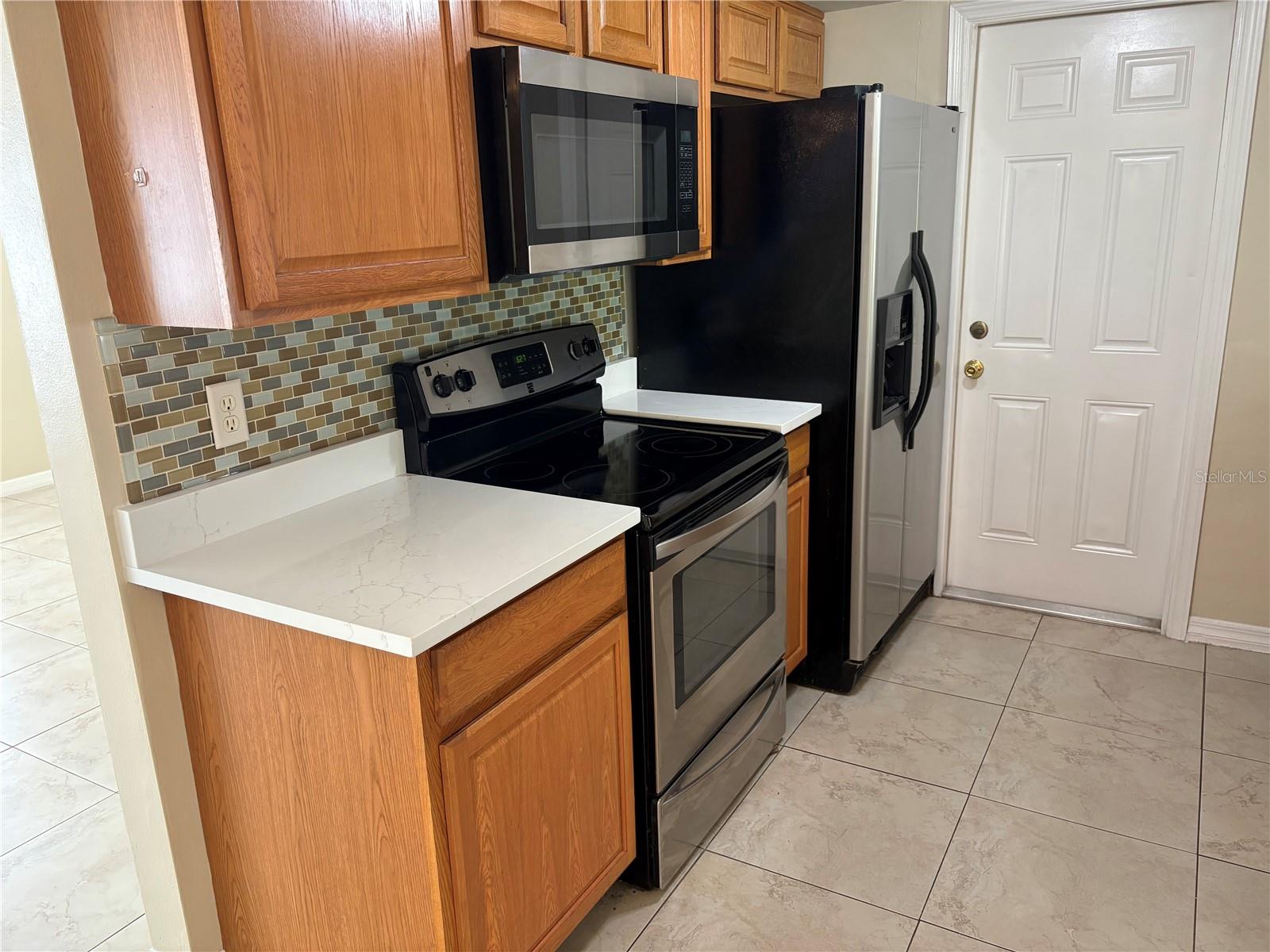 COLONIAL HILLS - Residential