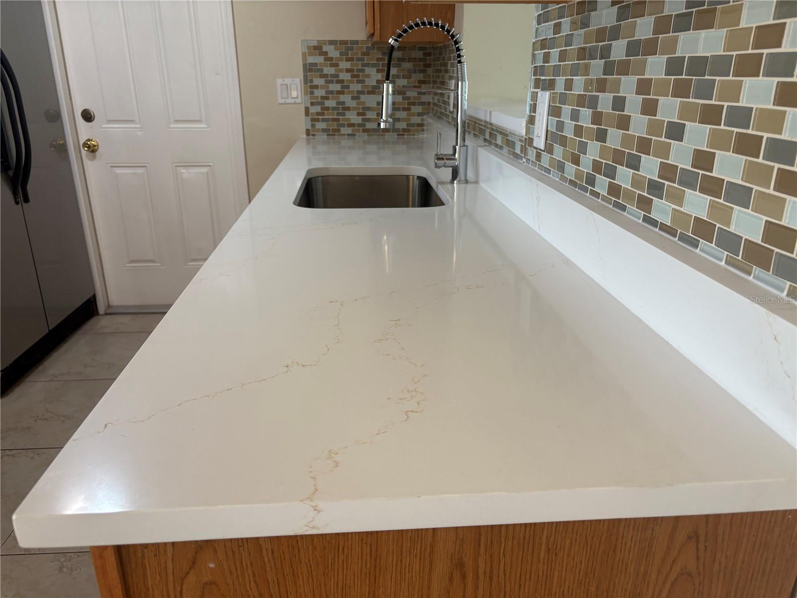 COLONIAL HILLS - Residential