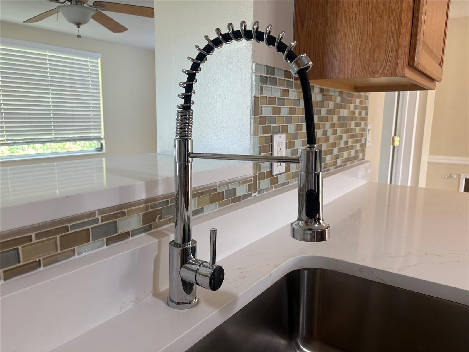 COLONIAL HILLS - Residential