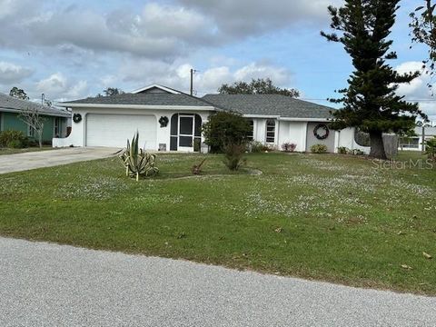 A home in PORT CHARLOTTE