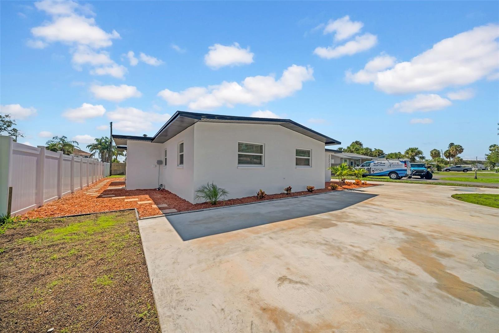 THREE PALMS POINT - Residential