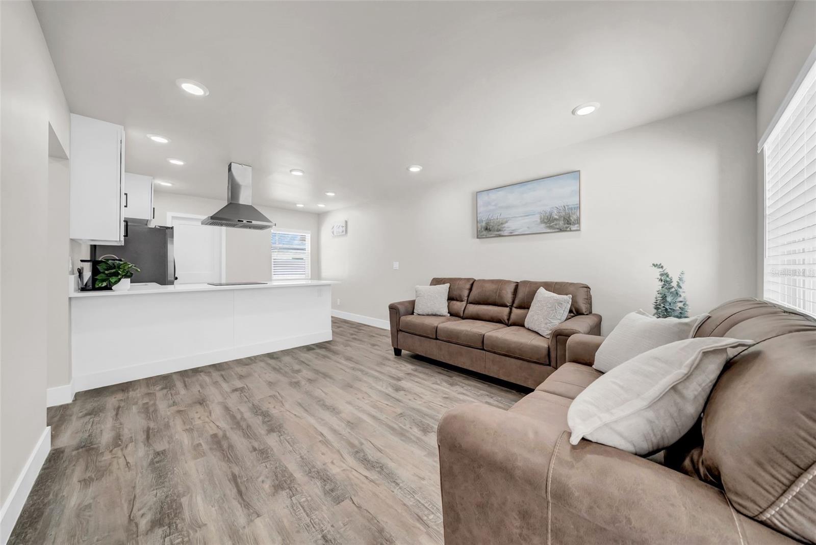 THREE PALMS POINT - Residential