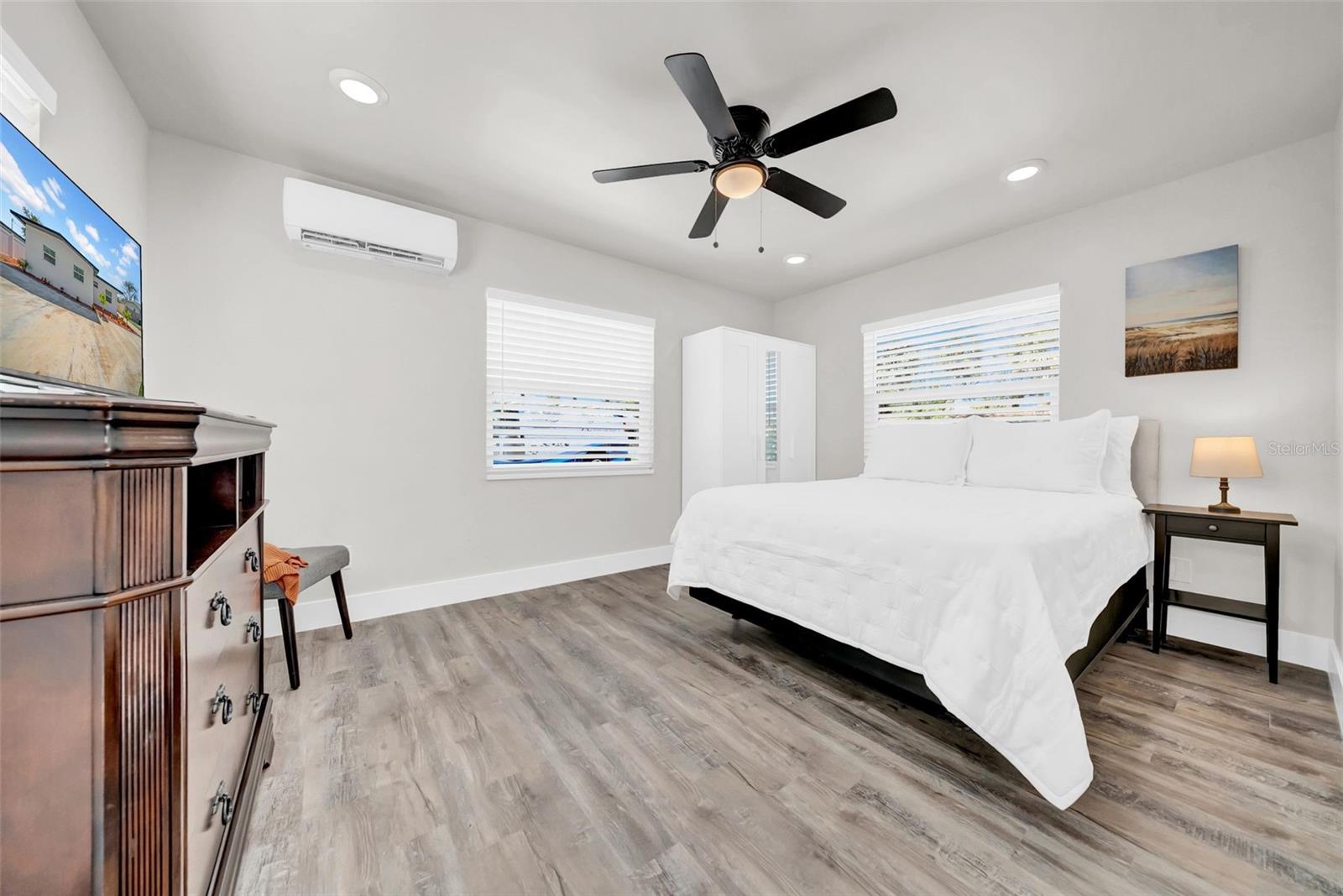 THREE PALMS POINT - Residential