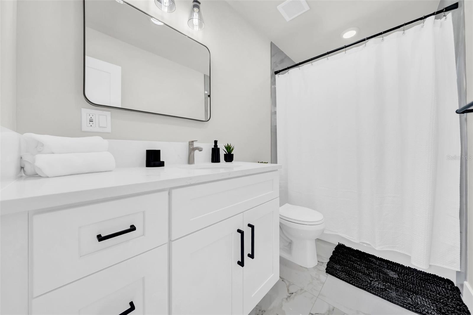 THREE PALMS POINT - Residential