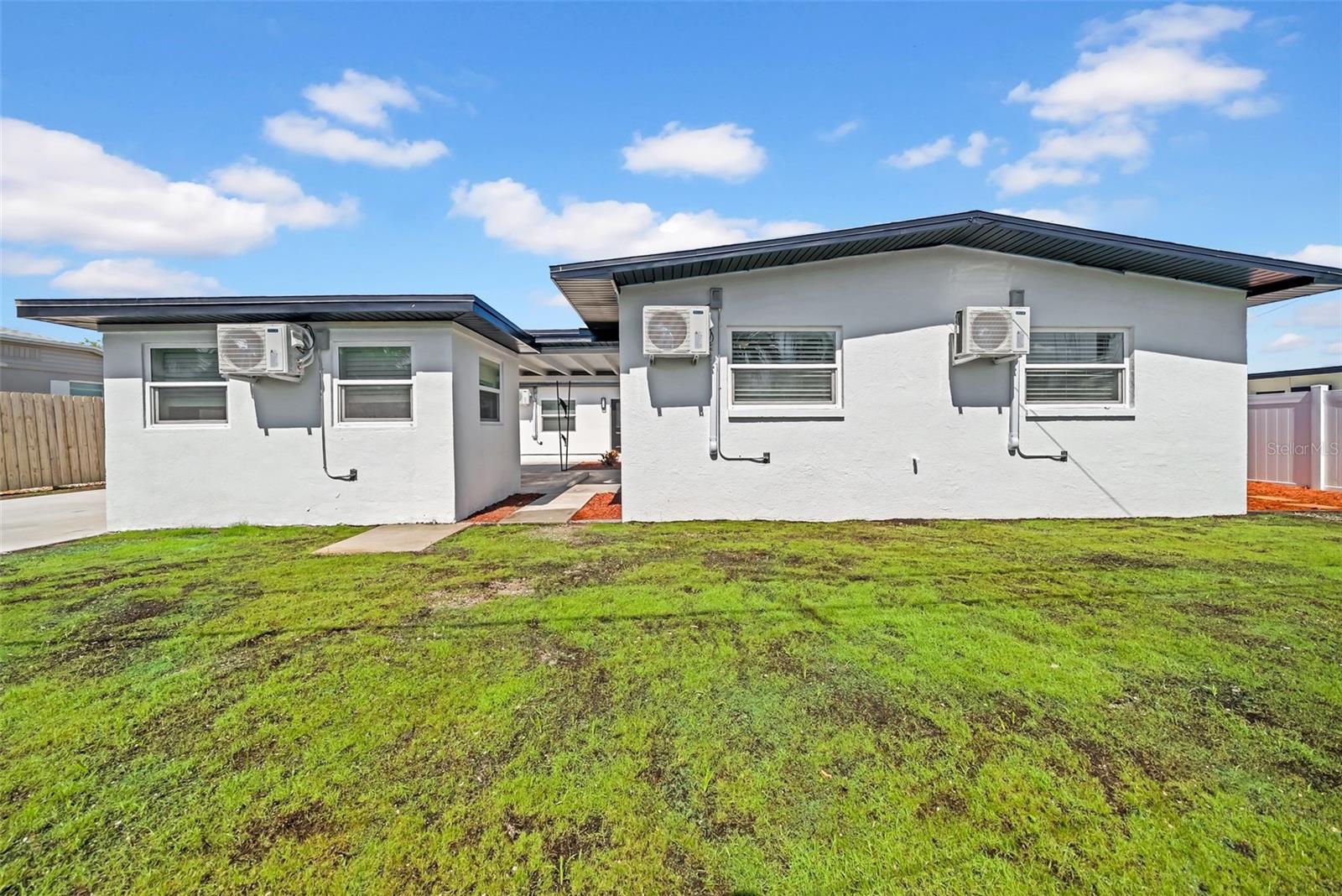 THREE PALMS POINT - Residential