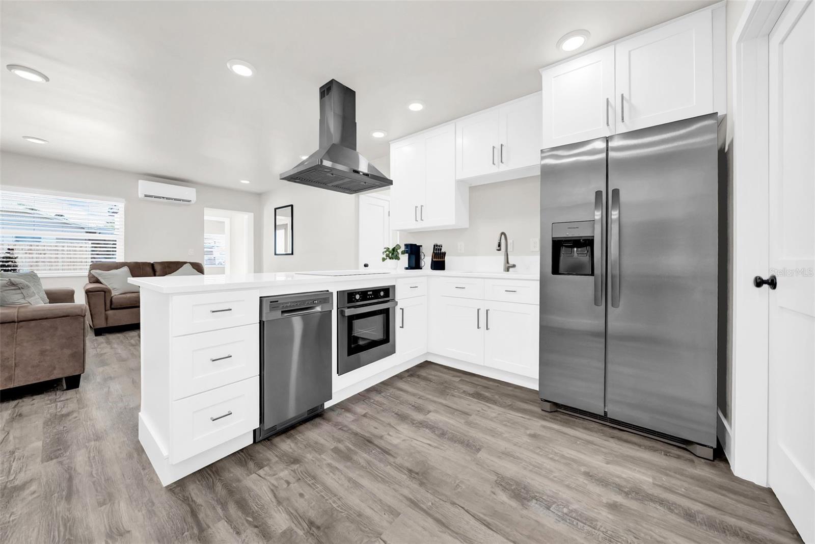 THREE PALMS POINT - Residential