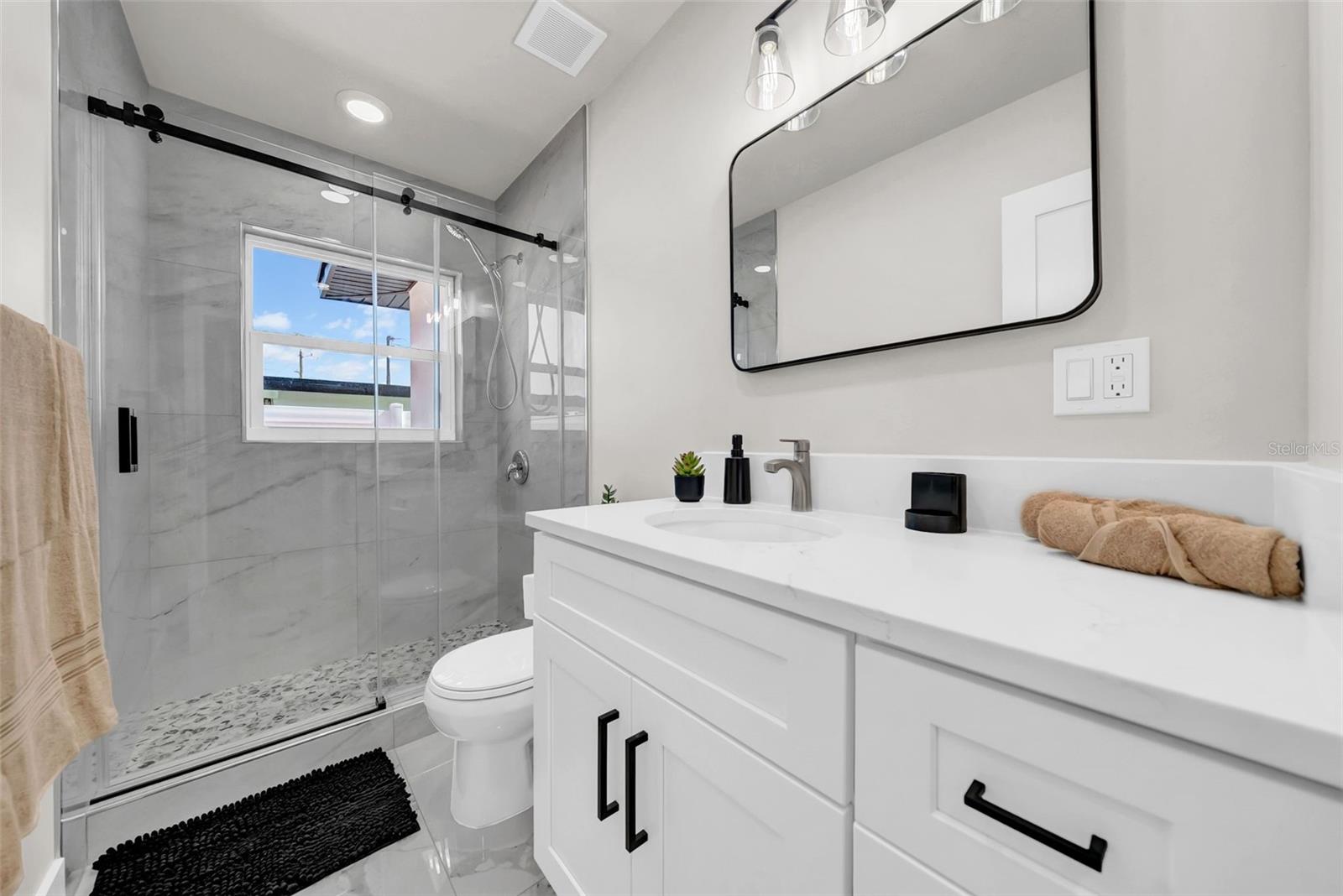THREE PALMS POINT - Residential