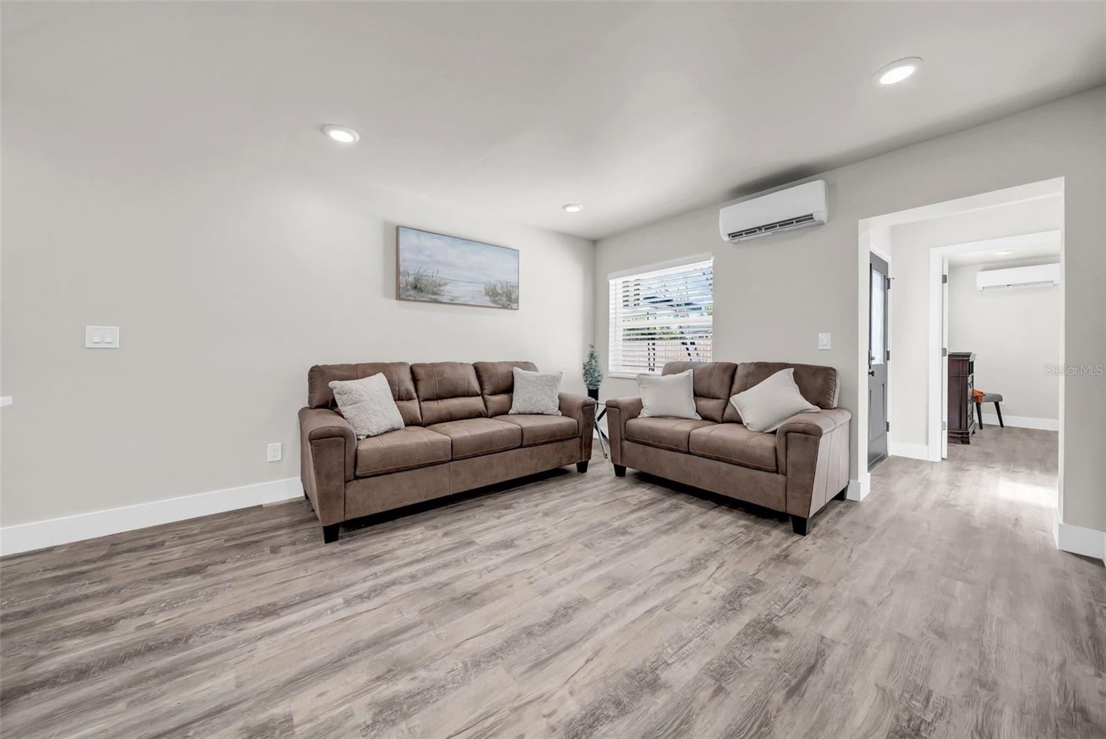 THREE PALMS POINT - Residential