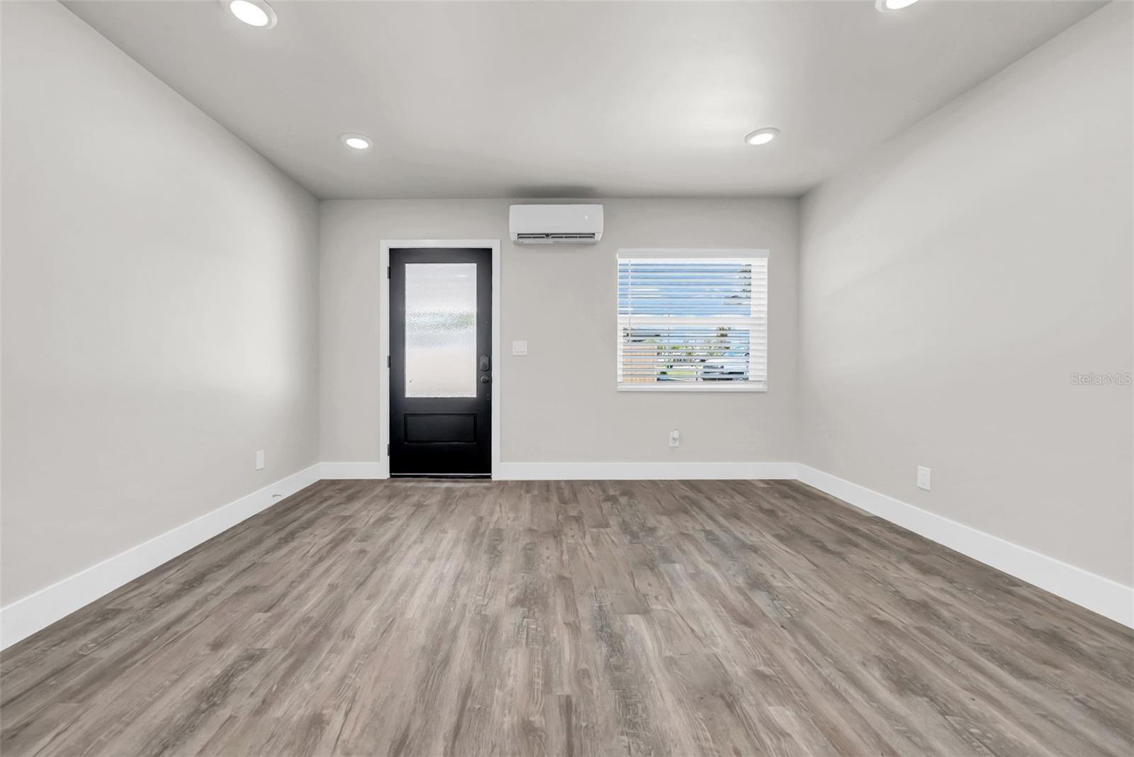 THREE PALMS POINT - Residential