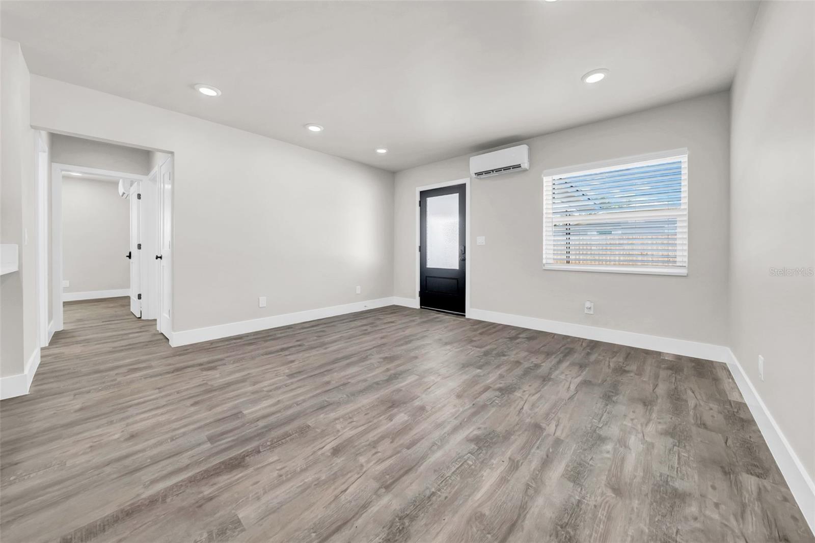 THREE PALMS POINT - Residential