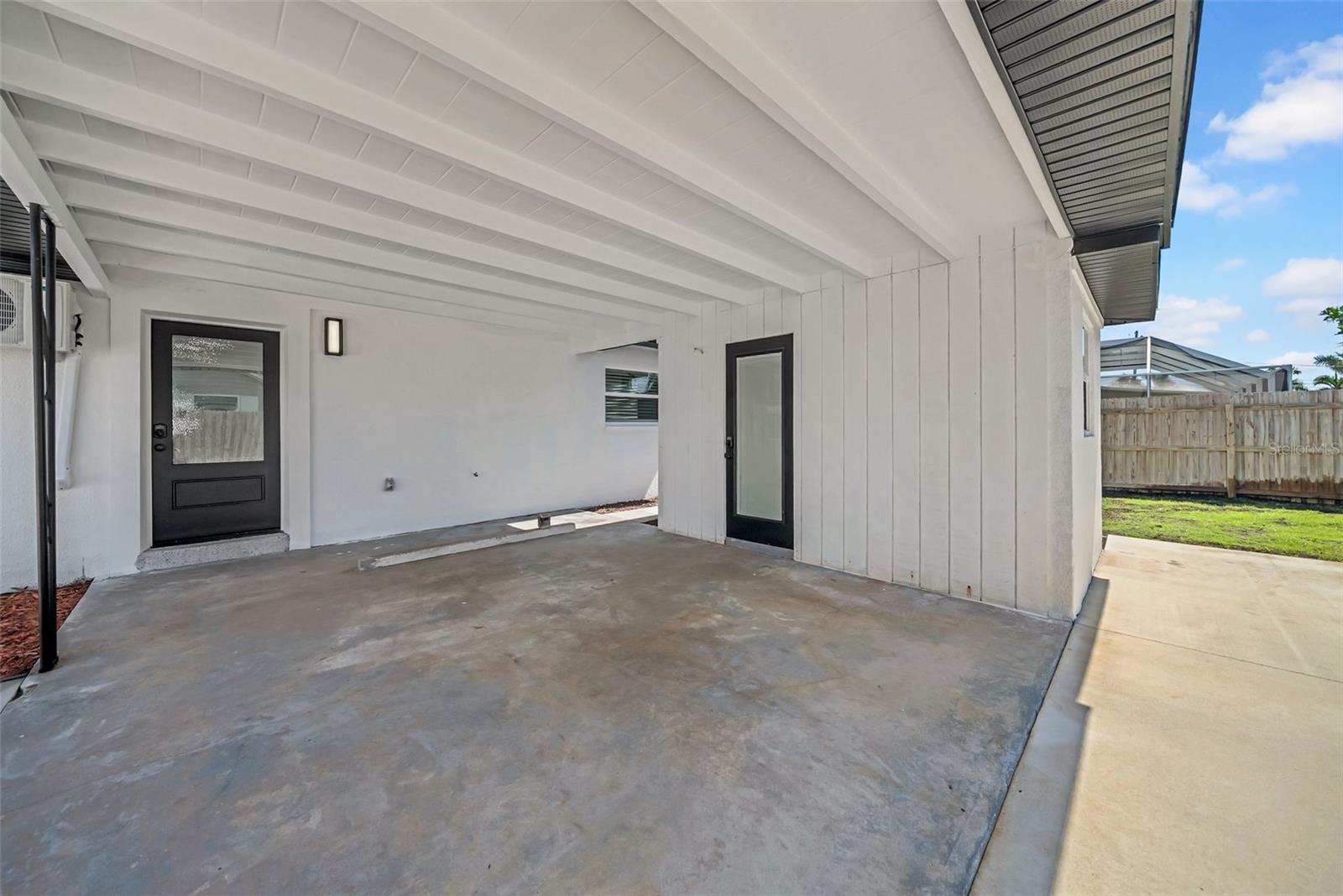 THREE PALMS POINT - Residential