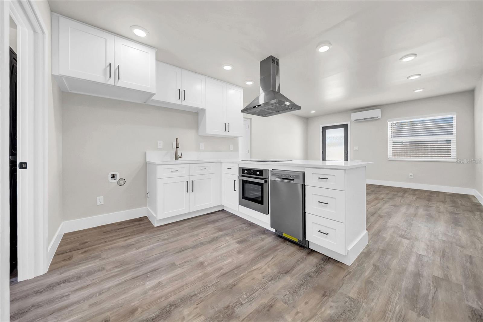 THREE PALMS POINT - Residential