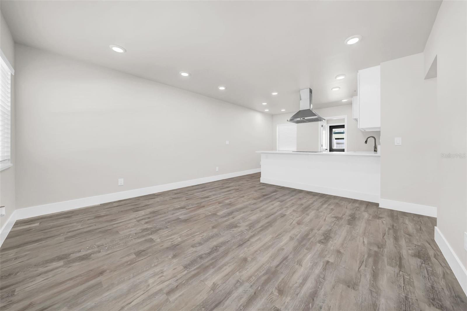 THREE PALMS POINT - Residential