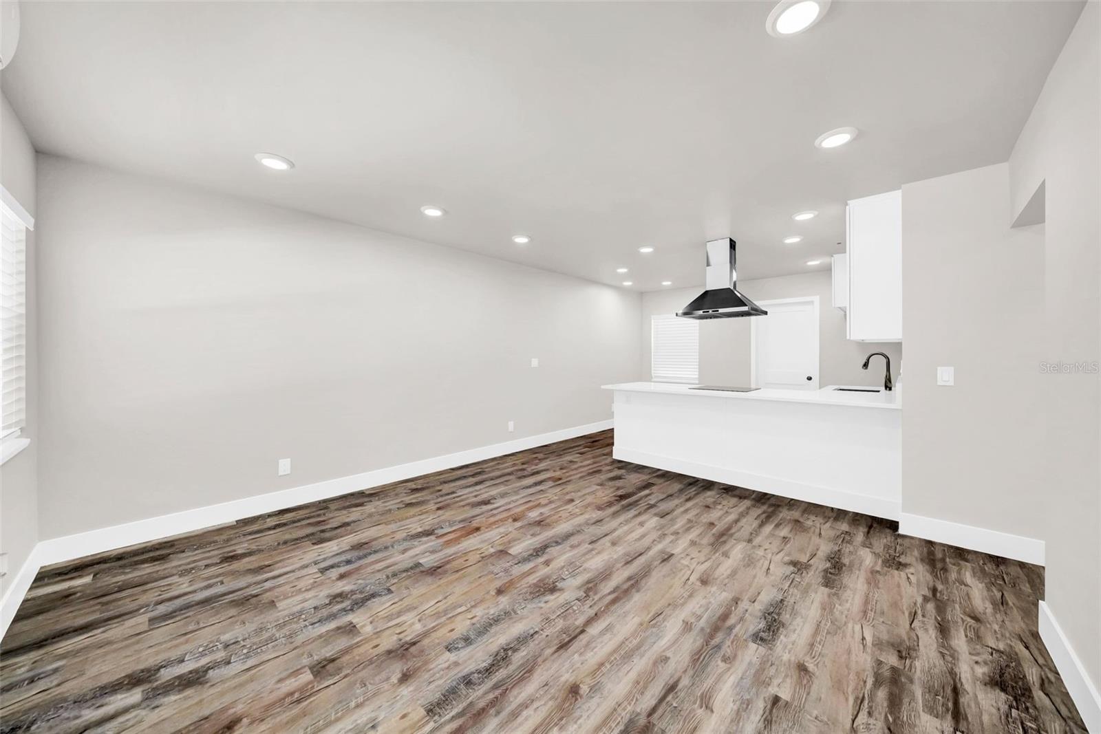 THREE PALMS POINT - Residential