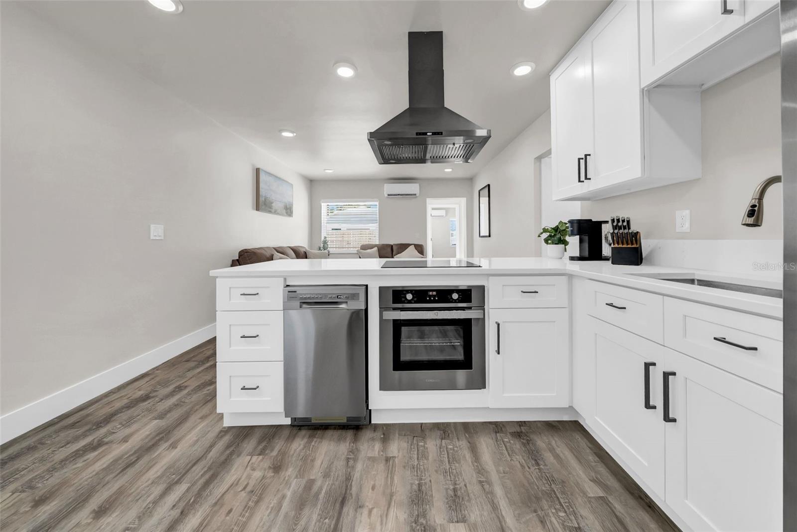 THREE PALMS POINT - Residential