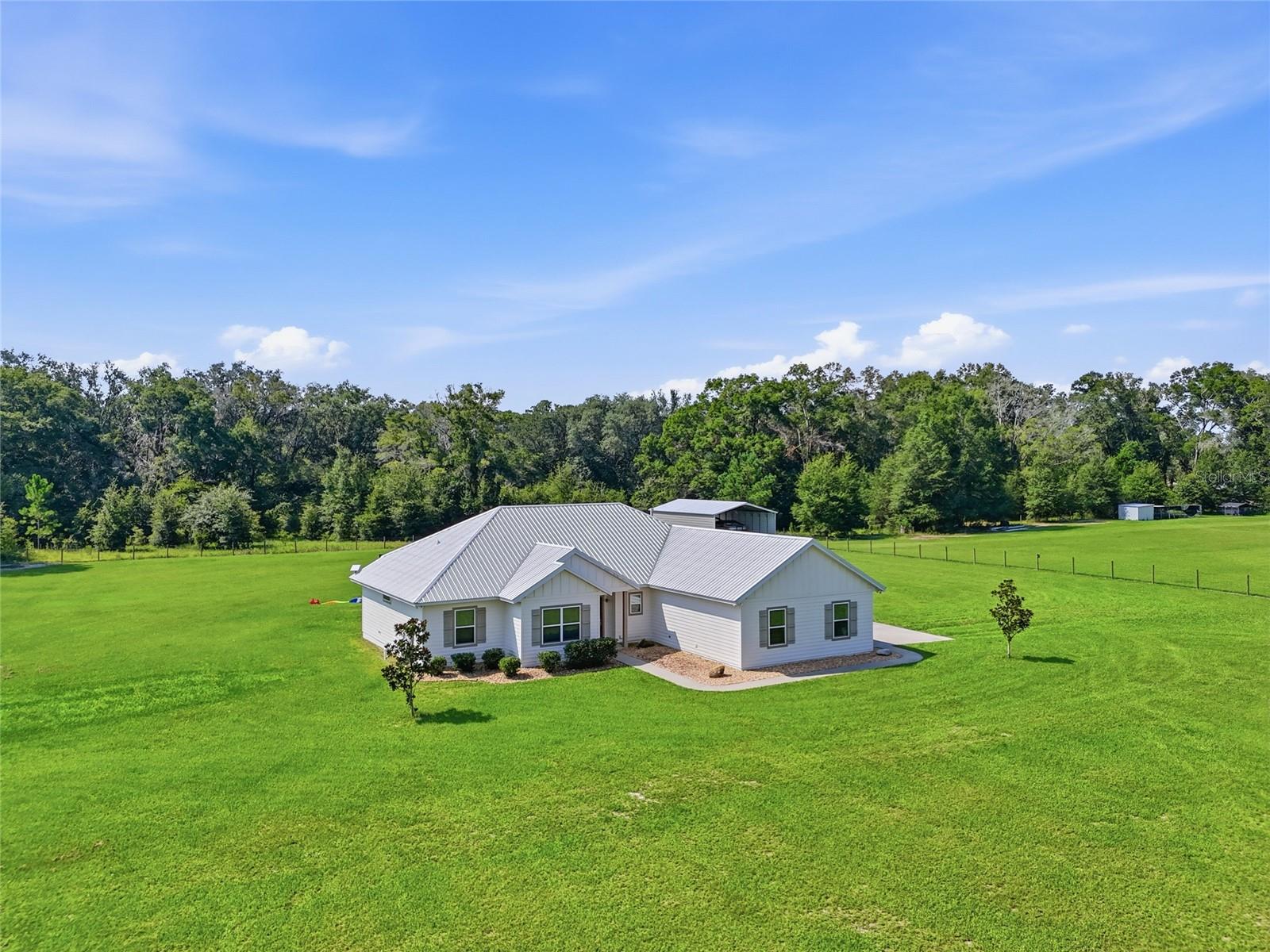 5600 SW COUNTY ROAD 240