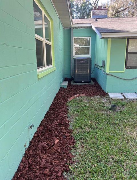 Tiny photo for 2131 NE 3rd Street, Ocala, FL 34470 (MLS # OM722008)