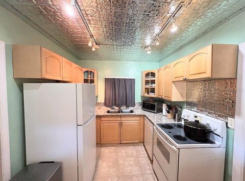 Tiny photo for 2131 NE 3rd Street, Ocala, FL 34470 (MLS # OM722008)