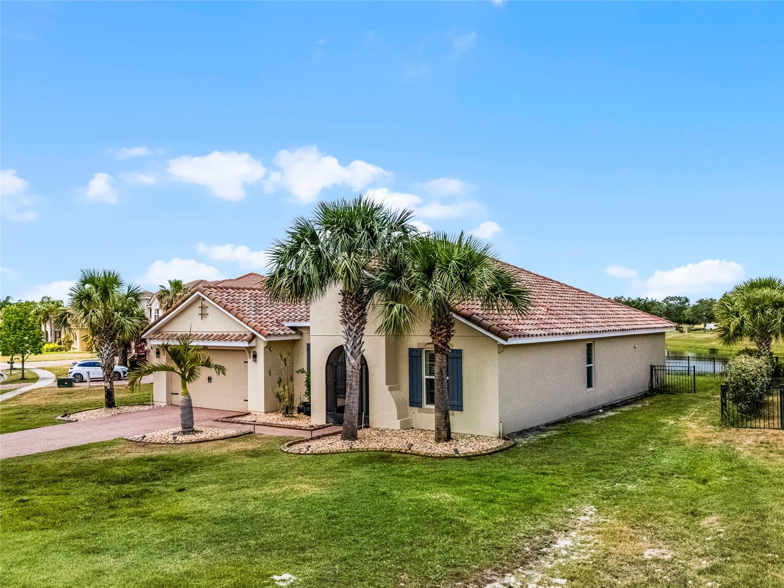 3881 SHORESIDE DRIVE