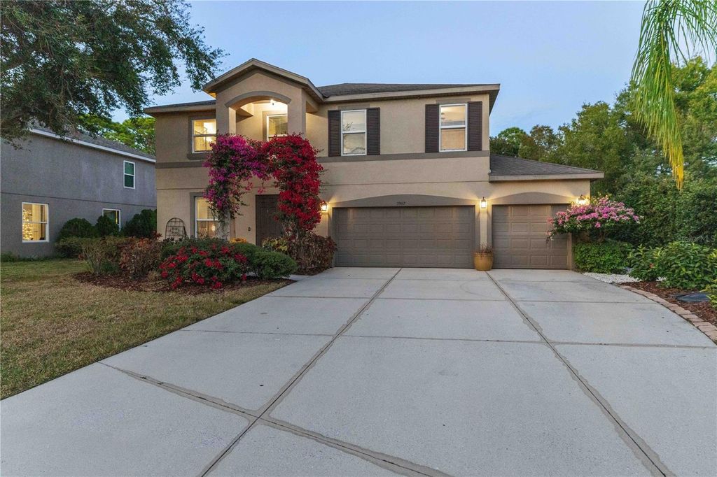 Photo of 3907 62nd Terrace E, Bradenton, FL 34203 (MLS # A4674923)