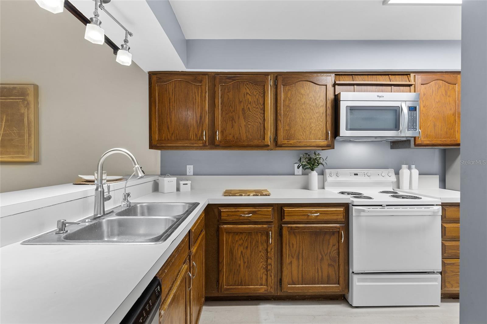 PEBBLE CREEK VILLAS - Residential