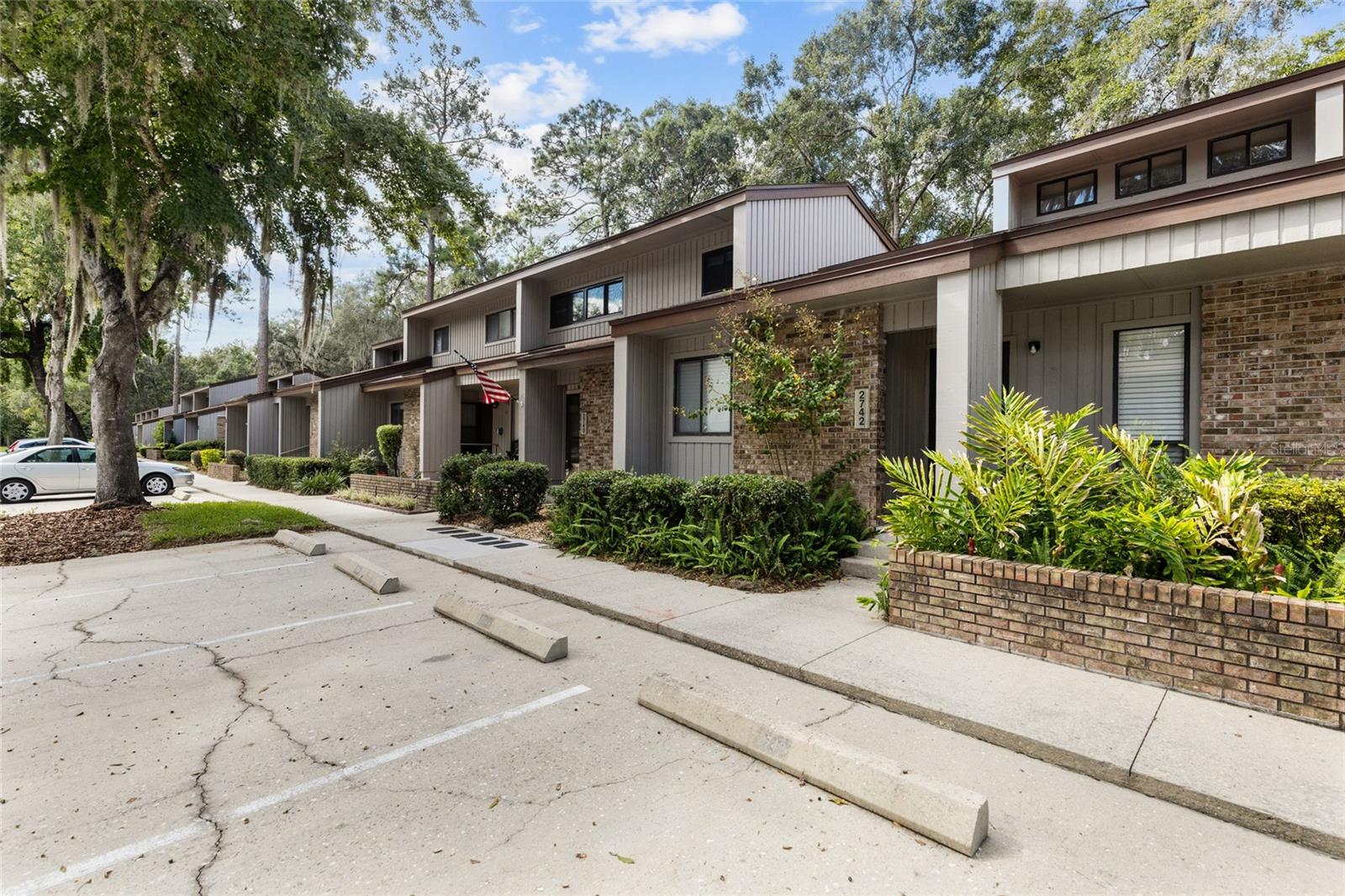 PEBBLE CREEK VILLAS - Residential