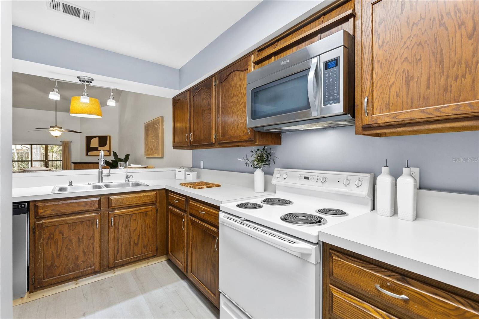 PEBBLE CREEK VILLAS - Residential