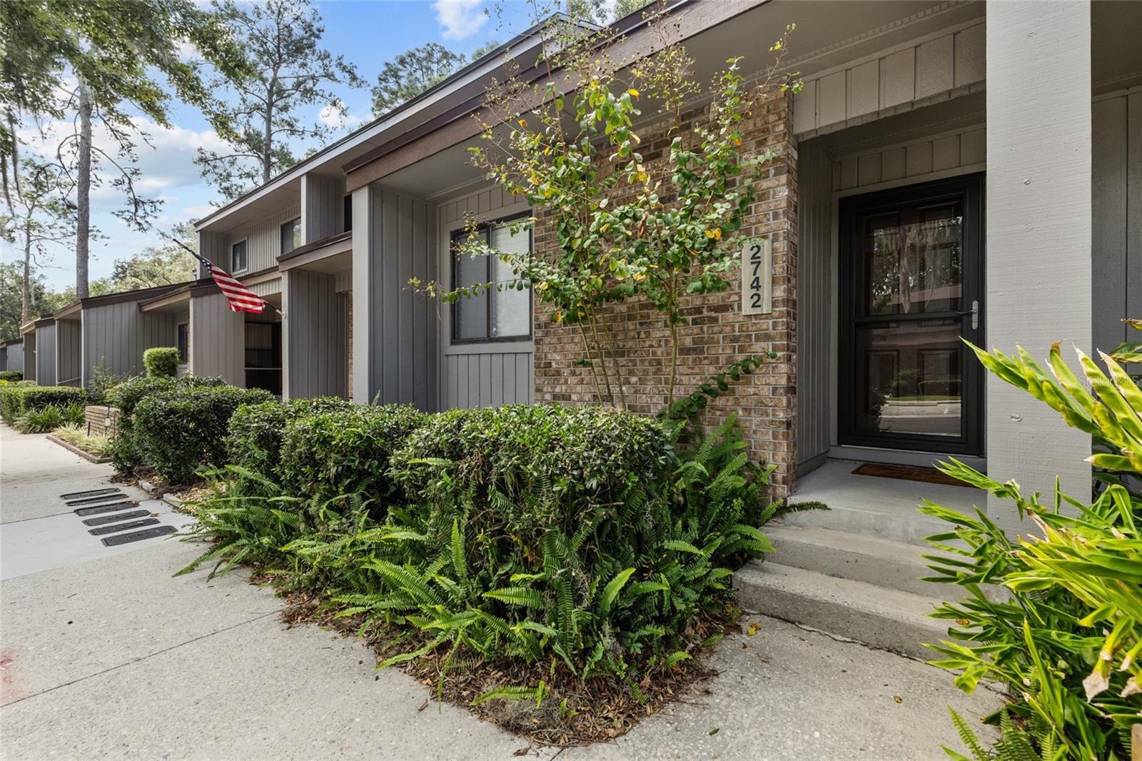 PEBBLE CREEK VILLAS - Residential