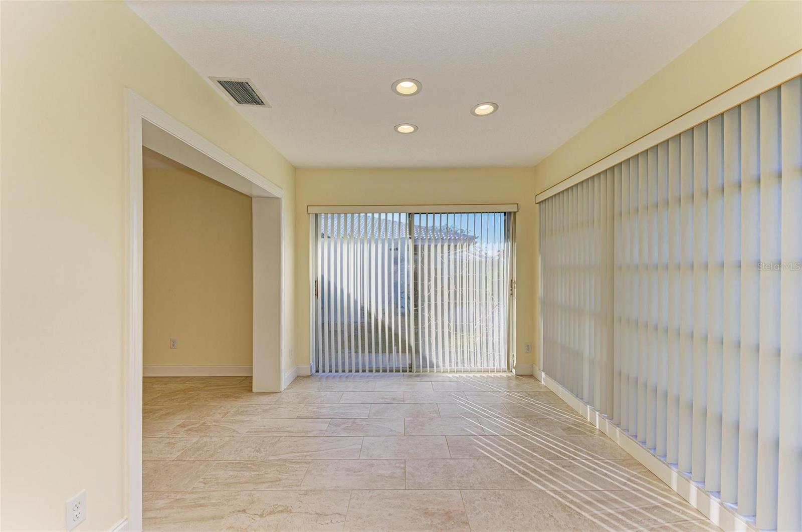 VILLAGE GREEN OF BRADENTON SEC 6 - Residential