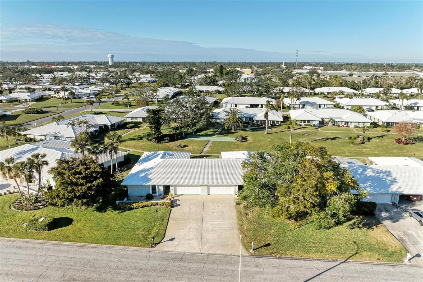 VILLAGE GREEN OF BRADENTON SEC 6 - Residential