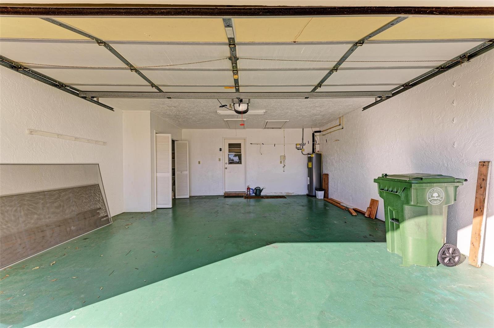 VILLAGE GREEN OF BRADENTON SEC 6 - Residential