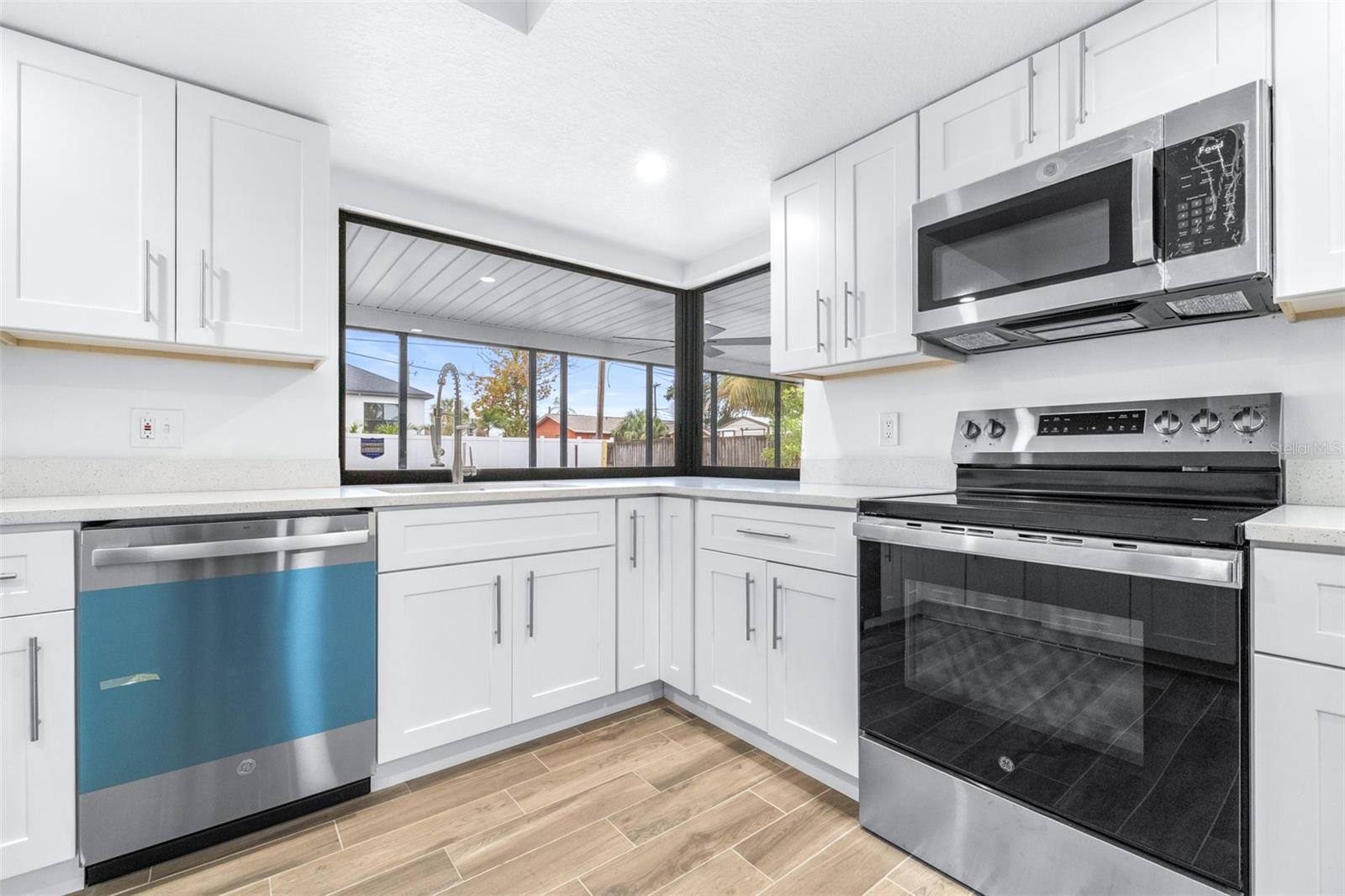 APOLLO BEACH UNIT ONE PT ONE - Residential