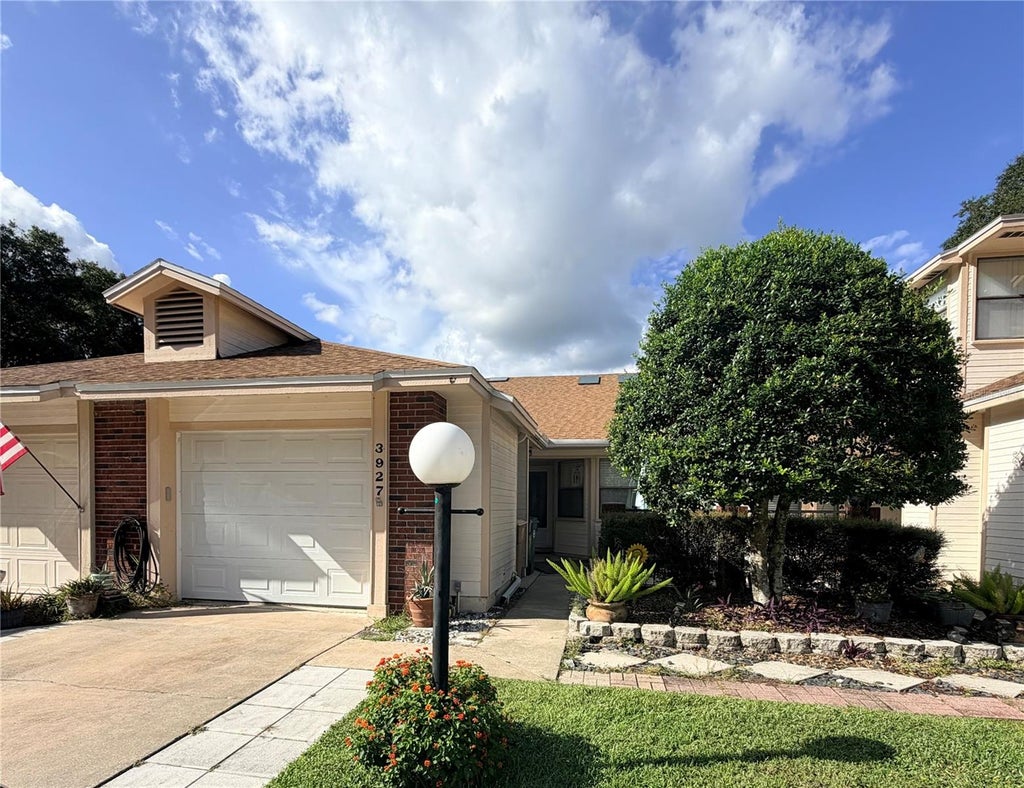 Photo of 3927 NE 21st Lane, Ocala, FL 34470 (MLS # OM732564)