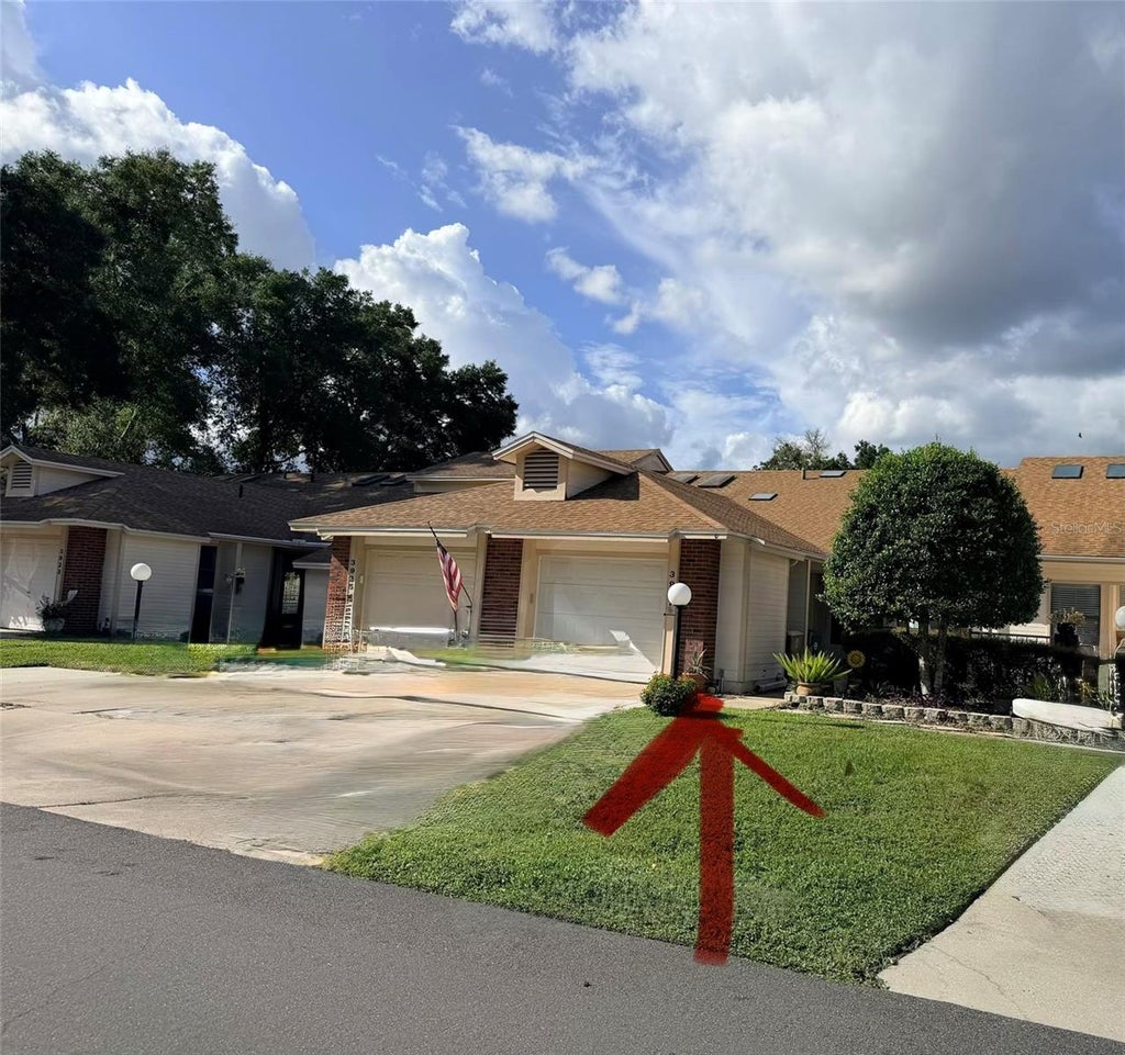 Photo of 3927 NE 21st Lane, Ocala, FL 34470 (MLS # OM732564)