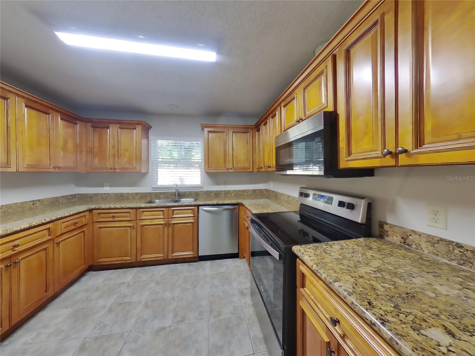 SUNLAKE PARK UNIT 1 - Residential Lease