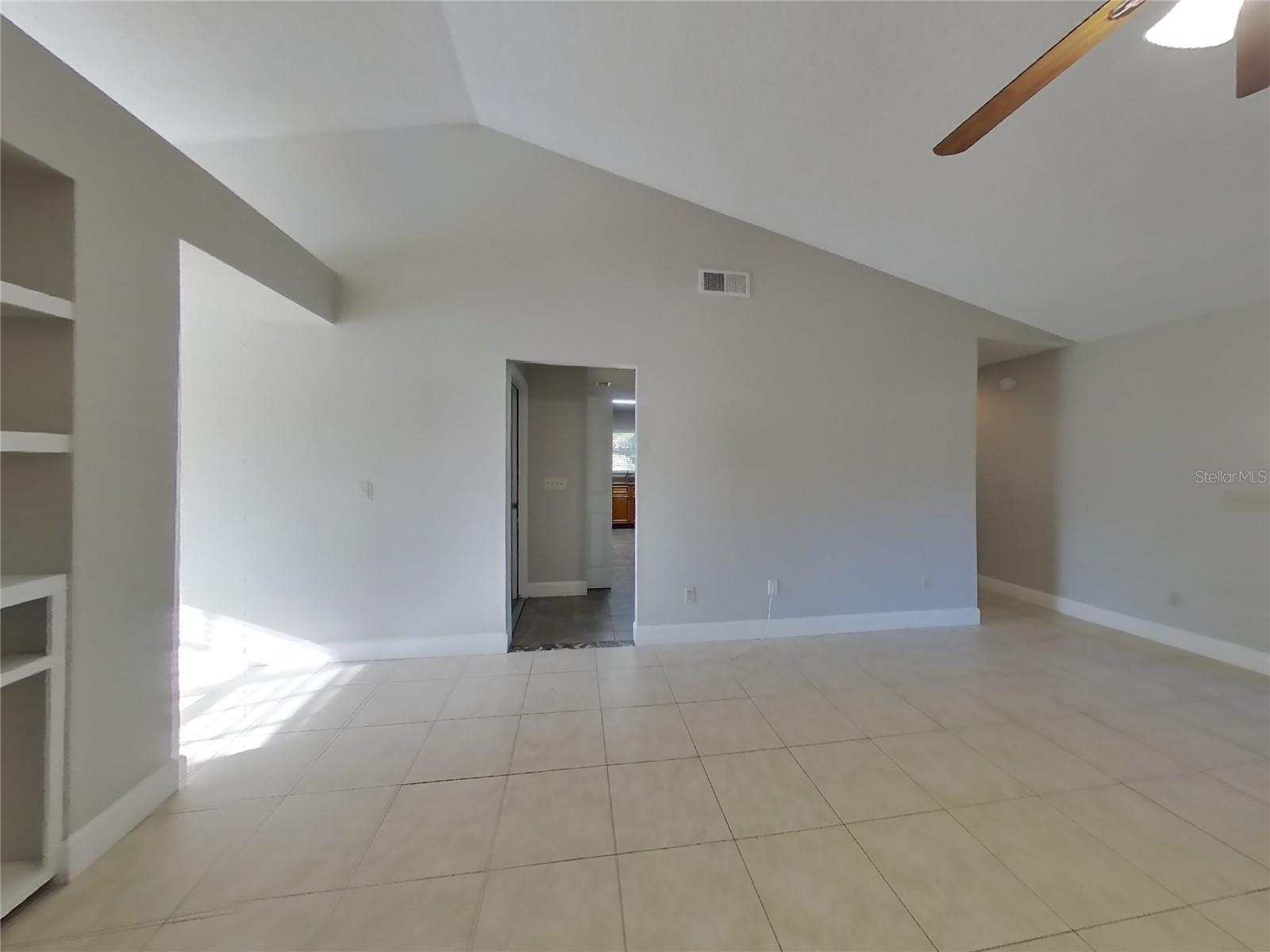 SUNLAKE PARK UNIT 1 - Residential Lease