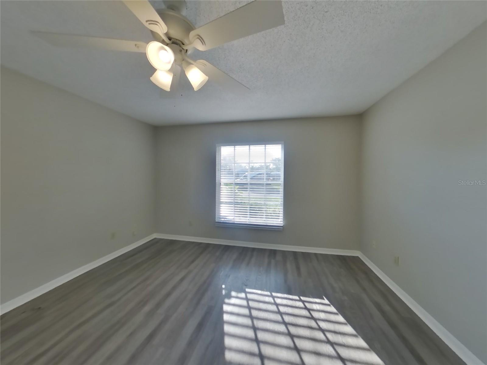 SUNLAKE PARK UNIT 1 - Residential Lease