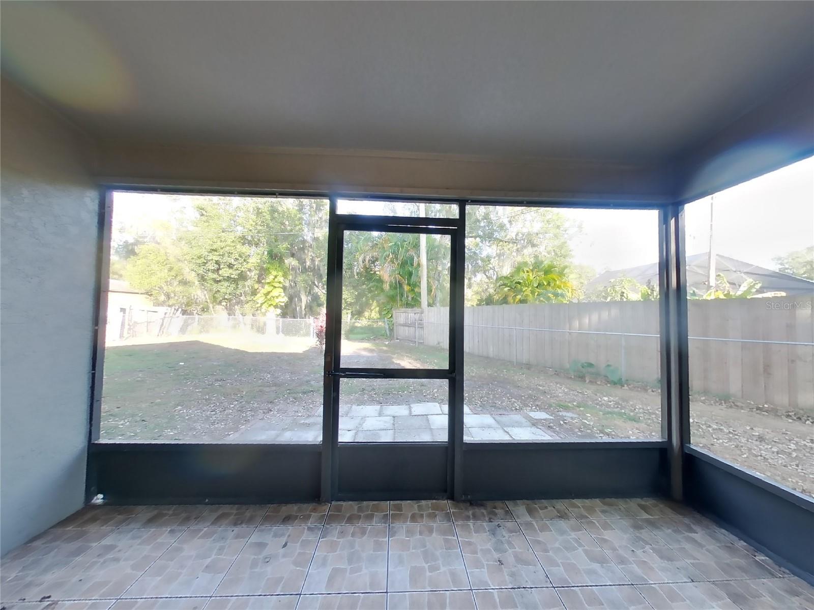 SUNLAKE PARK UNIT 1 - Residential Lease