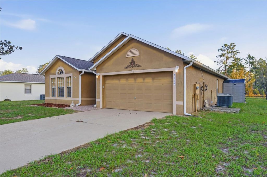 Photo of 6025 SW 128th Street Road, Ocala, FL 34473 (MLS # OM721696)